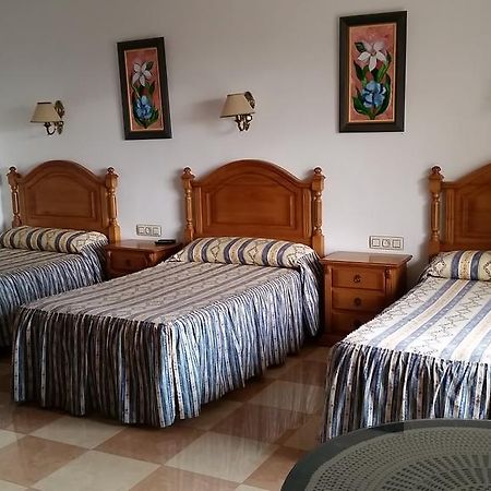 Hostal Los Rosales Алкарас Екстериор снимка