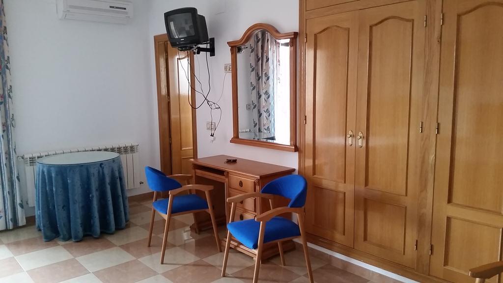 Hostal Los Rosales Алкарас Стая снимка