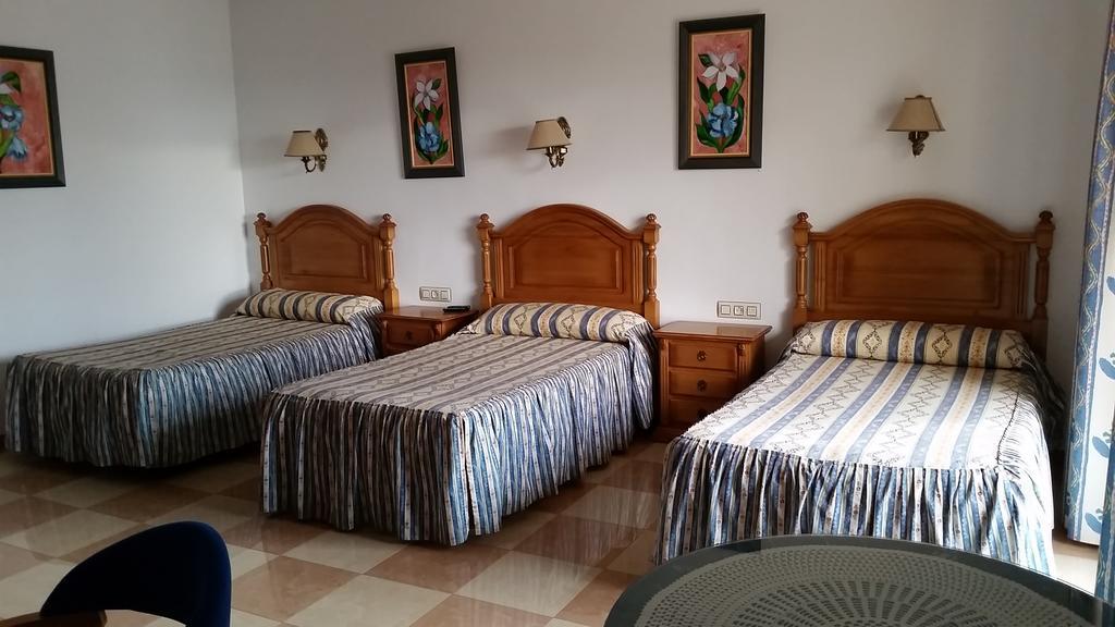 Hostal Los Rosales Алкарас Екстериор снимка