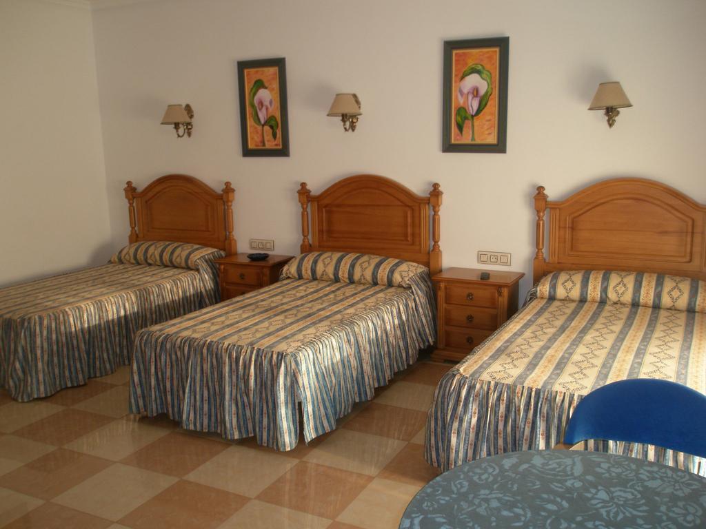 Hostal Los Rosales Алкарас Стая снимка